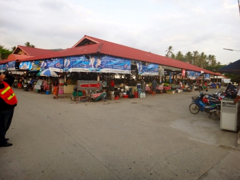 Утренний рынок на Менаме, Самуи
